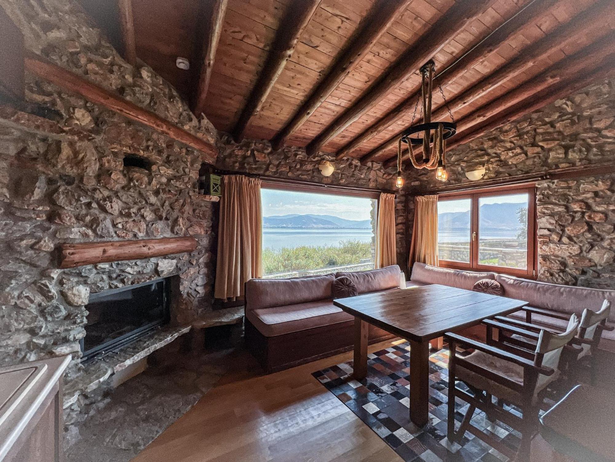 The Little Stone House By The Lake Касторія Екстер'єр фото