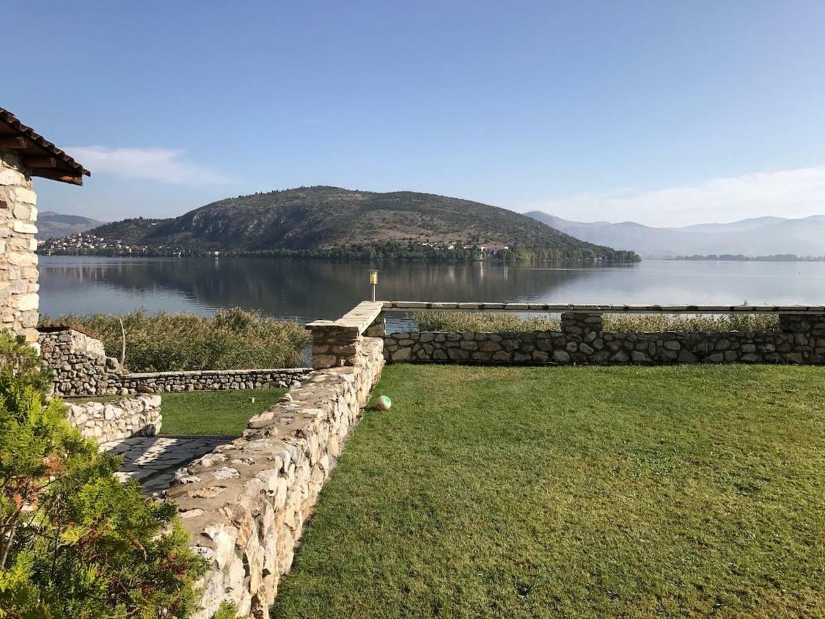 The Little Stone House By The Lake Касторія Екстер'єр фото