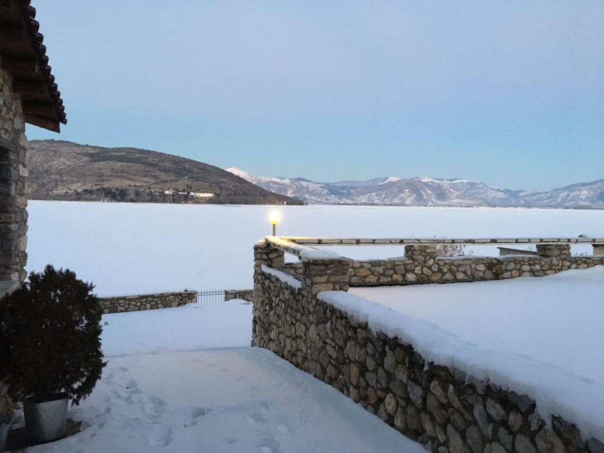 The Little Stone House By The Lake Касторія Екстер'єр фото
